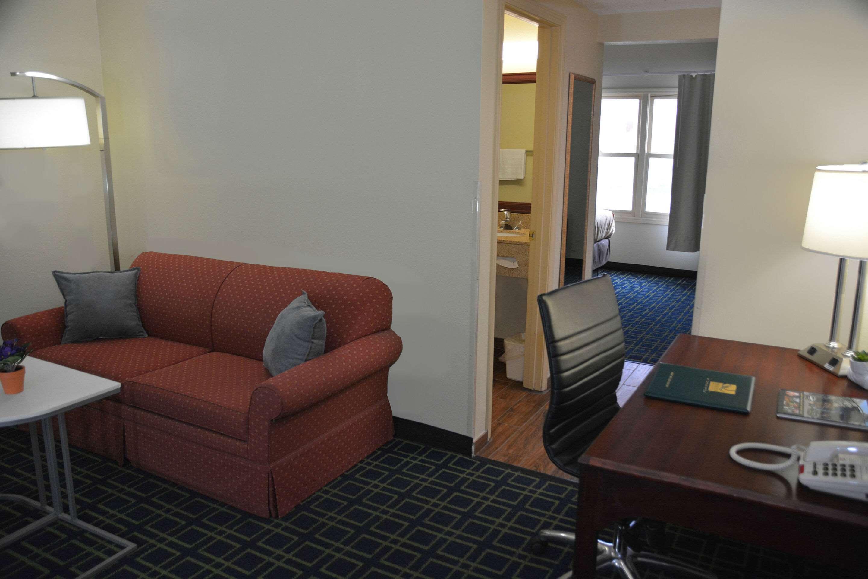 Quality Inn & Suites Dublin Extérieur photo